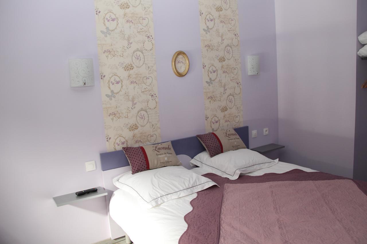 Sous Le Figuier Bed and Breakfast Saint-Siméon-de-Bressieux Εξωτερικό φωτογραφία
